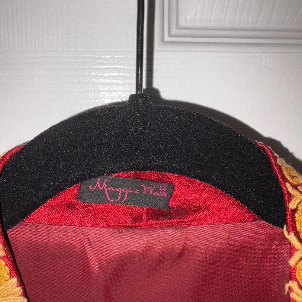 Elegant Red and Gold Silk Women's Coat - Picture 7 of 8